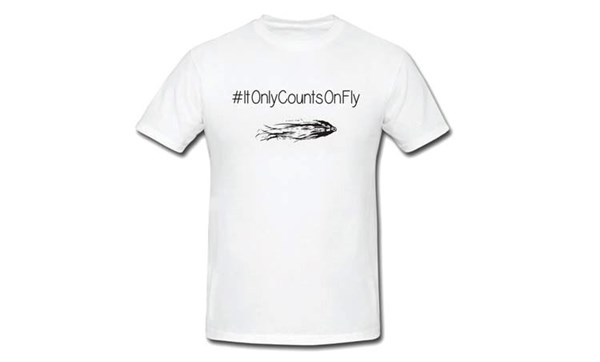 Bild på T-shirt #ItOnlyCountsOnFly - Vit